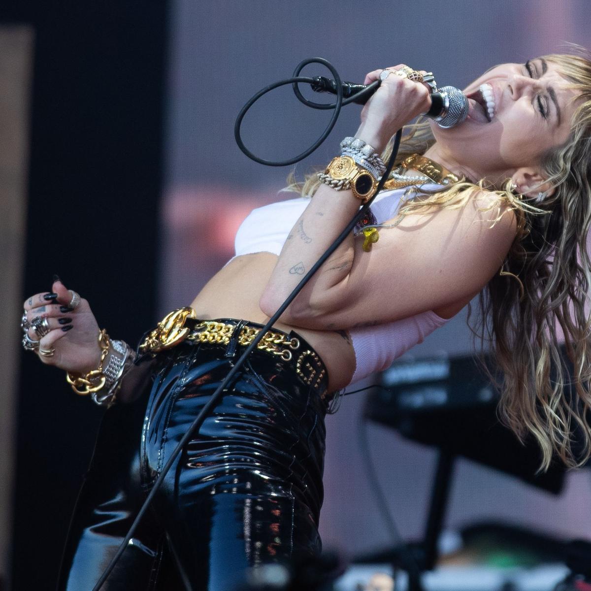 Miley Cyrus’ ChartTopping Anthem “Flowers” Emerges as the Biggest Hit